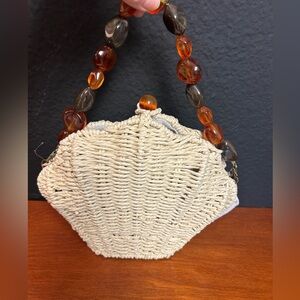 Sun ‘N’ Sand Woven Shell Handbag NWOT Cream-Colored Rattan faux tortoise beads